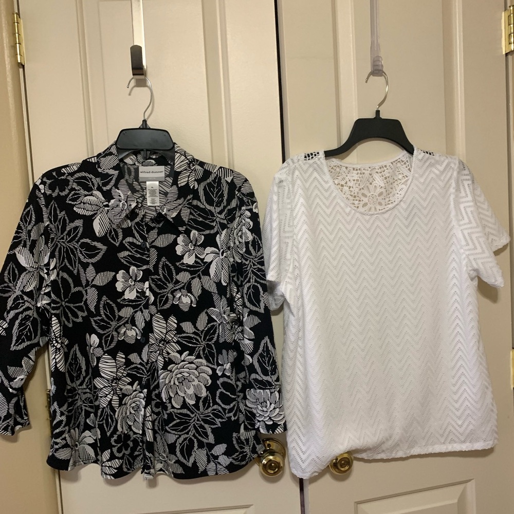 2 pcs Alfred Dunner top/blouse set PL. Button down blouse w/ 3/4 flare sleeves